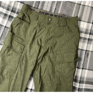Duluth Flex Dry On The Fly Pants Mens 34x30 Green Camo Cargo Nylon Stretch